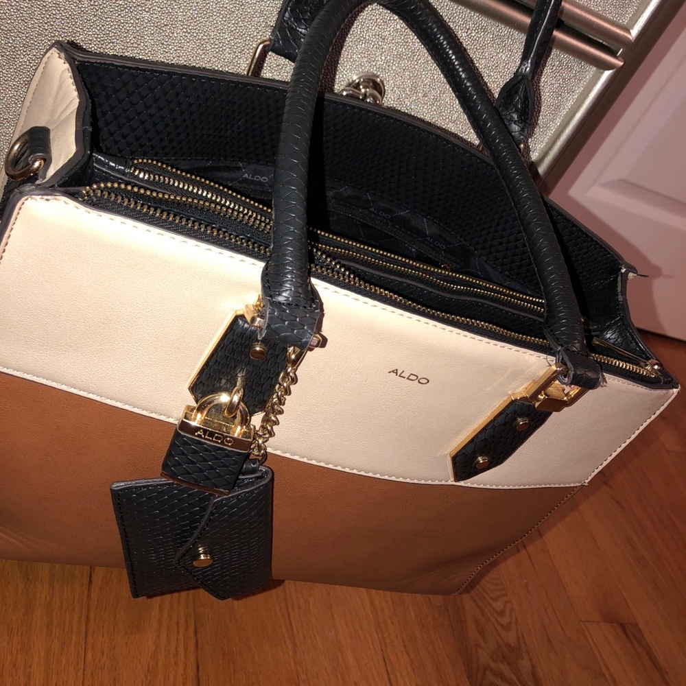 Amazing quality ALDO purse. No wears or tears!